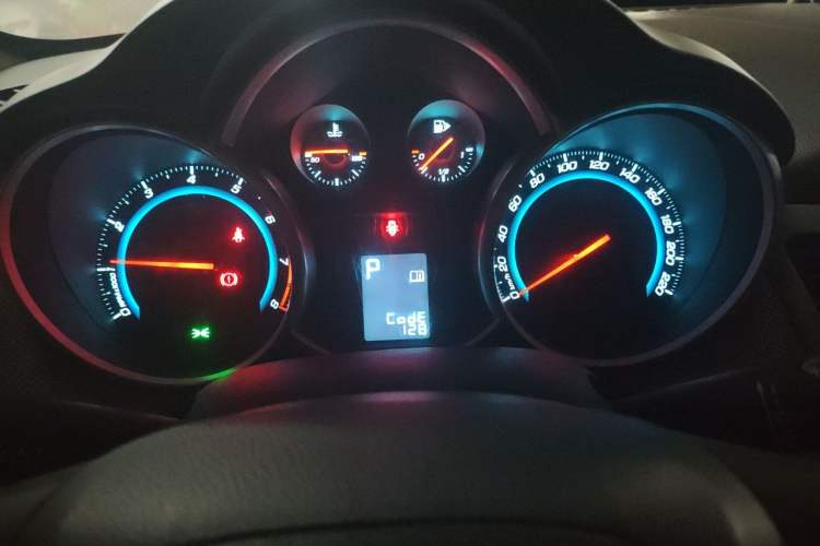 Used Chevrolet Cruze 2012 1.8L SE AT Instrument Cluster