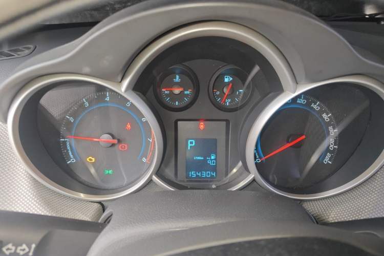 Used Chevrolet Cruze 2012 1.8L SE AT Instrument Cluster