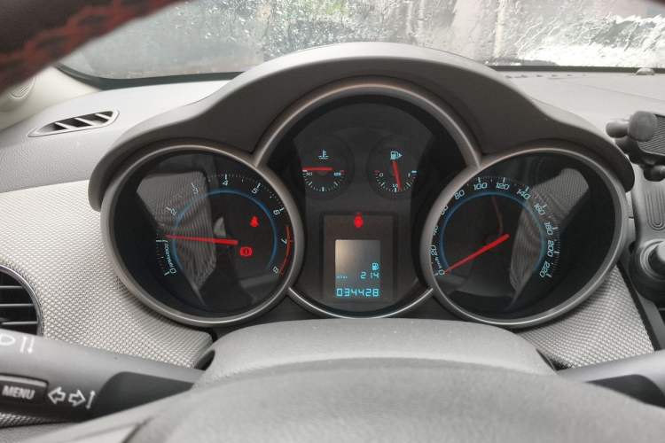 Used Chevrolet Cruze 2012 1.6L SE MT Instrument Cluster