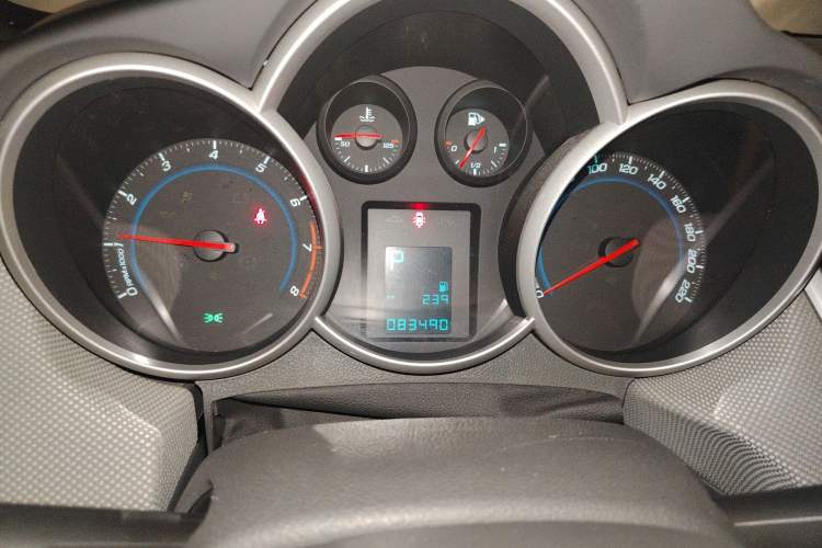 Used Chevrolet Cruze 2012 1.8L SE AT Instrument Cluster