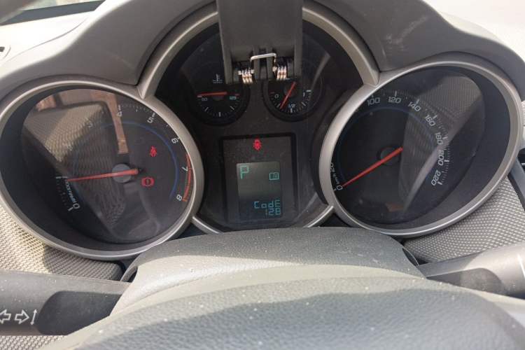 Used Chevrolet Cruze 2012 1.8L SE AT Instrument Cluster