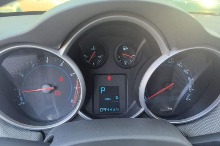 Used Chevrolet Cruze 2012 1.8L SE AT Instrument Cluster