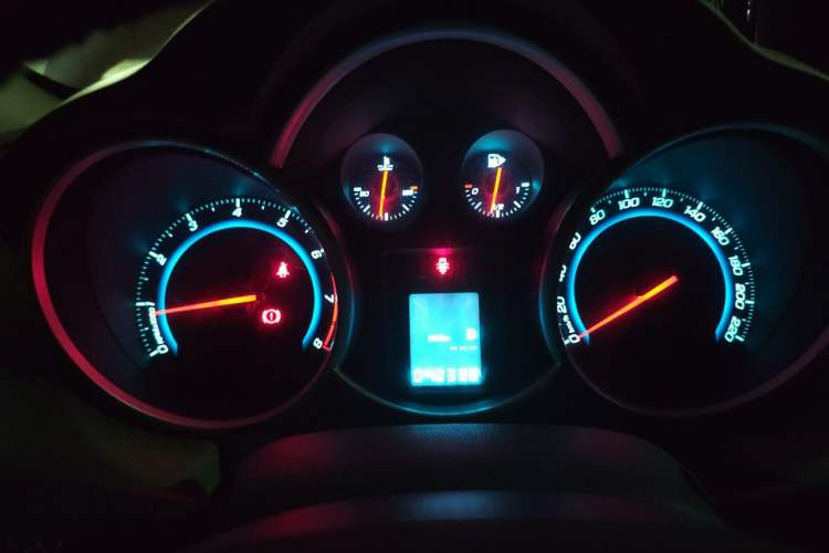 Used Chevrolet Cruze 2012 1.6L SL MT Instrument Cluster