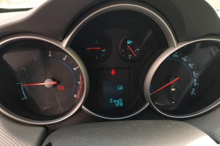 Used Chevrolet Cruze 2012 1.6L SE MT Instrument Cluster