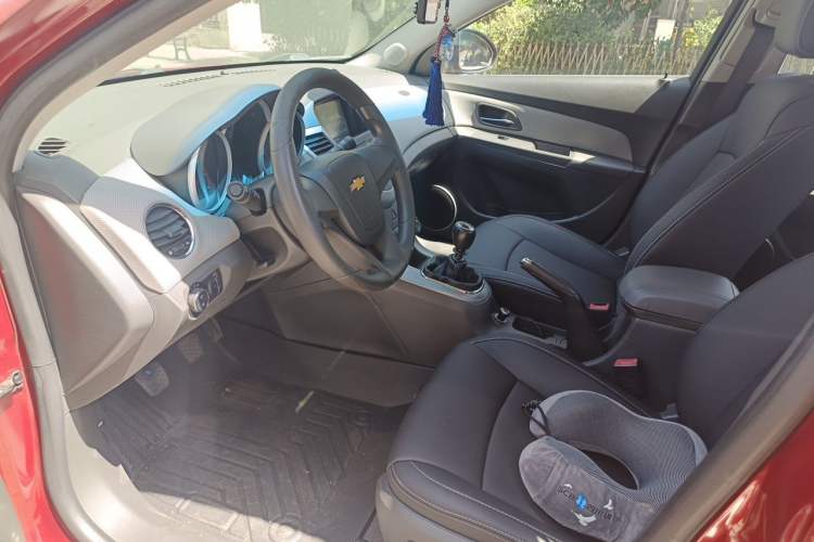 Used Chevrolet Cruze 2012 1.6L SE MT Left Front Seat