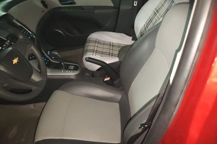 Used Chevrolet Cruze 2012 1.8L SE AT Left Front Seat