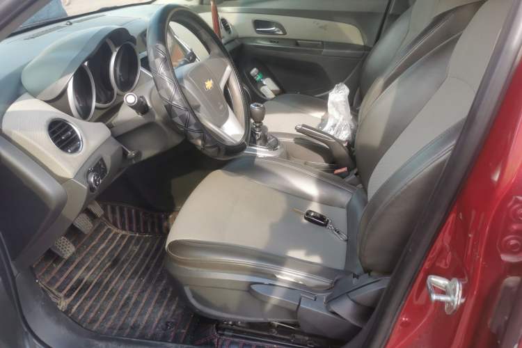 Used Chevrolet Cruze 2012 1.6L SE MT Left Front Seat