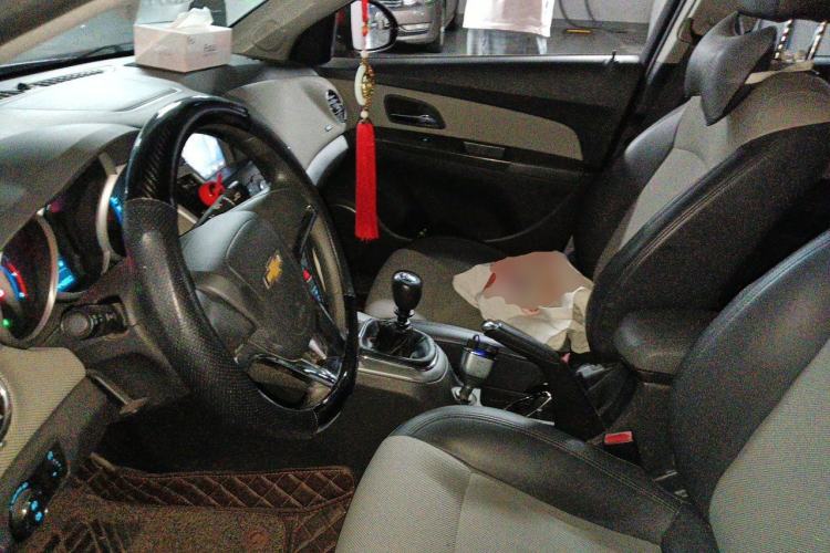 Used Chevrolet Cruze 2012 1.6L SL MT Left Front Seat