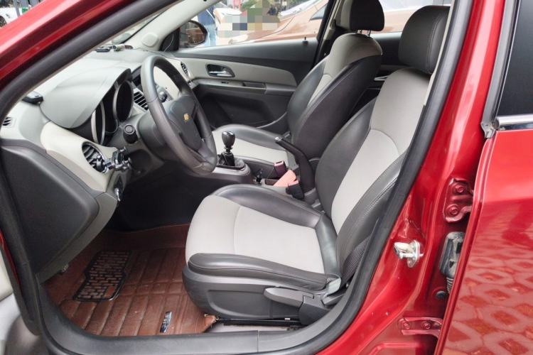 Used Chevrolet Cruze 2012 1.6L SL MT Left Front Seat