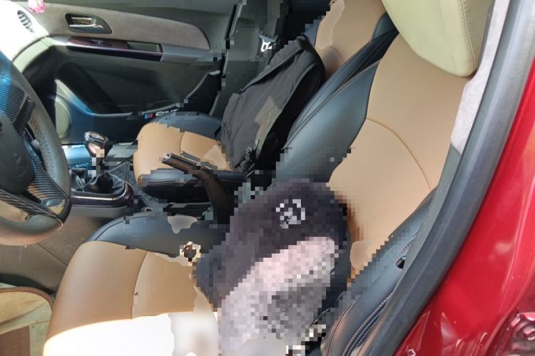 Used Chevrolet Cruze 2012 1.6L SL MT Left Front Seat