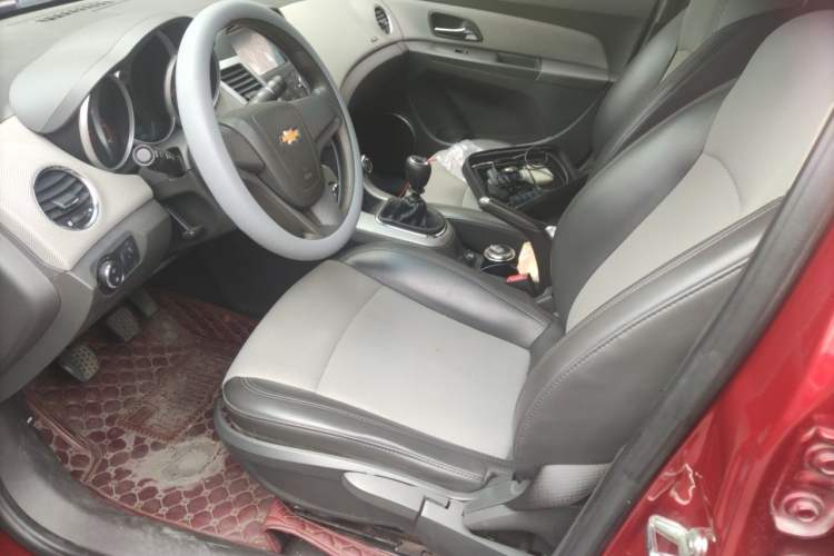 Used Chevrolet Cruze 2012 1.6L SE MT Left Front Seat