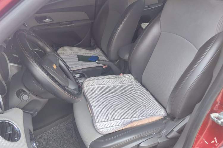 Used Chevrolet Cruze 2012 1.8L SE AT Left Front Seat
