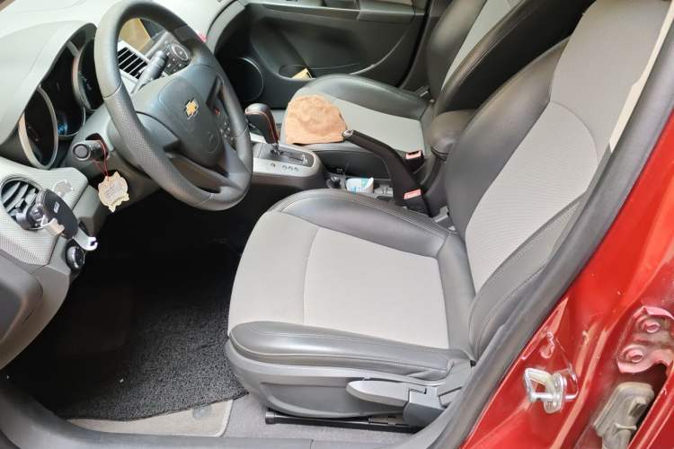 Used Chevrolet Cruze 2012 1.8L SE AT Left Front Seat