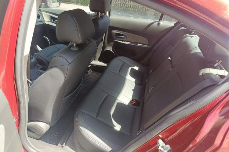 Used Chevrolet Cruze 2012 1.6L SE MT Left Rear Seat