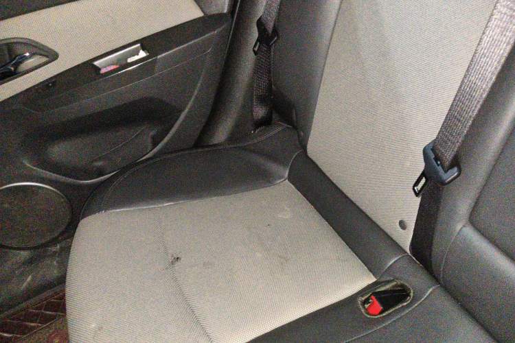 Used Chevrolet Cruze 2012 1.6L SL MT Left Rear Seat