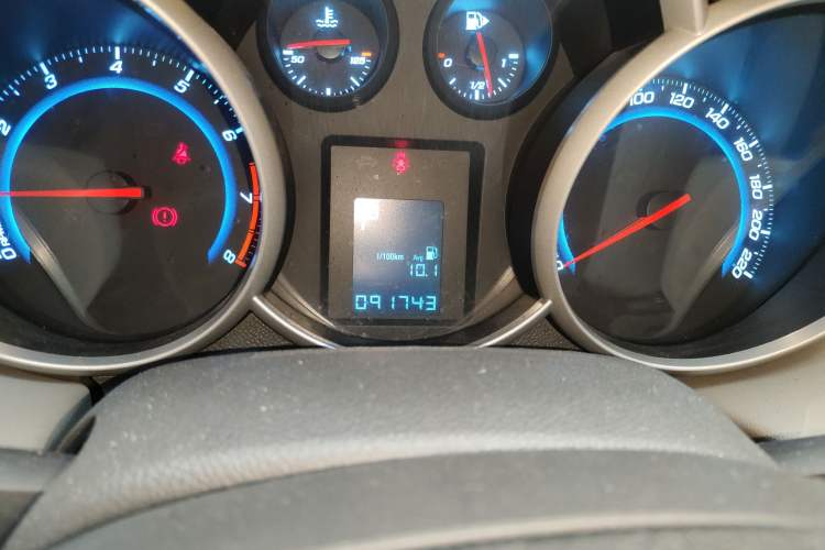 Used Chevrolet Cruze 2012 1.6L SL Grand Edition Automatic Odometer Close Up