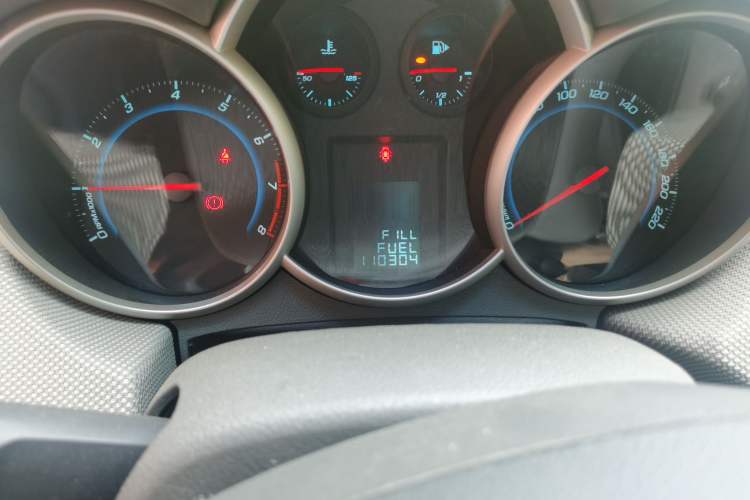 Used Chevrolet Cruze 2012 1.6L SE MT Odometer Close Up