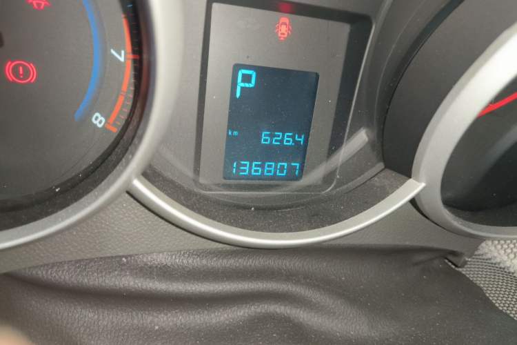 Used Chevrolet Cruze 2012 1.8L SE AT Odometer Close Up