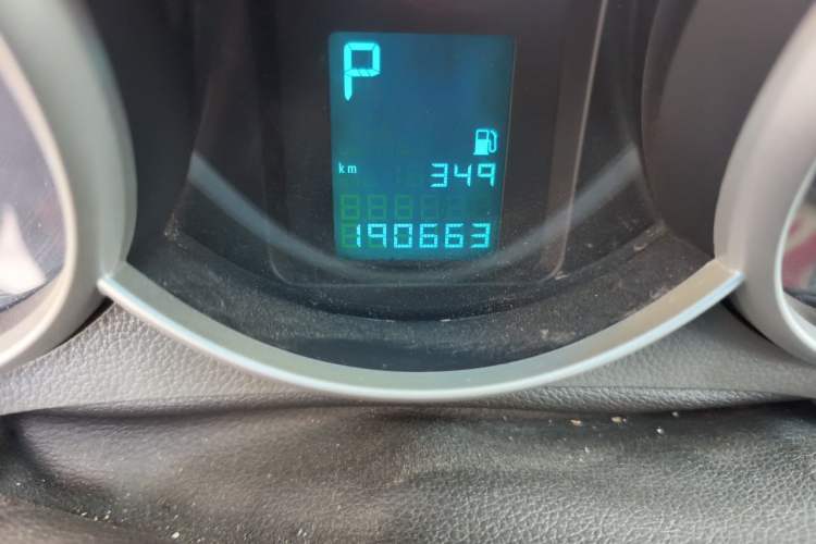 Used Chevrolet Cruze 2012 1.6L SE Automatic Odometer Close Up