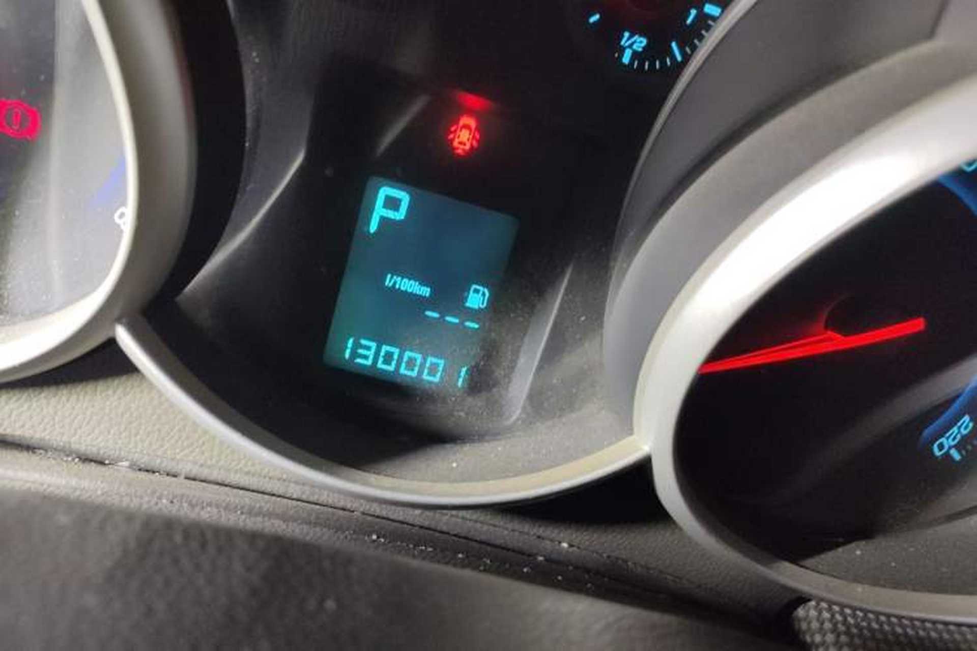 Used Chevrolet Cruze 2012 1.6L SE Automatic Odometer Close Up