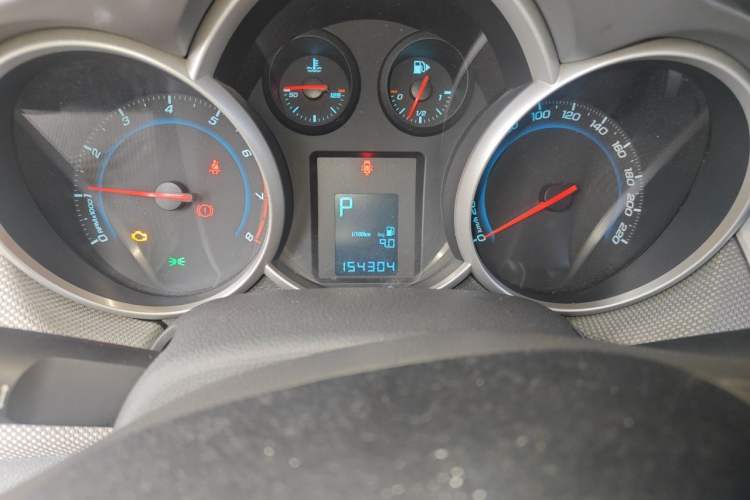 Used Chevrolet Cruze 2012 1.8L SE AT Odometer Close Up