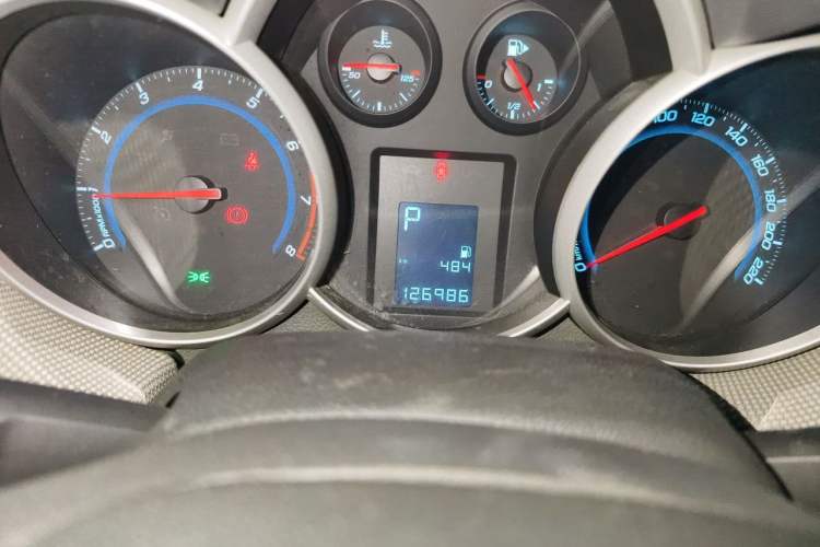 Used Chevrolet Cruze 2012 1.6L SE Automatic Odometer Close Up