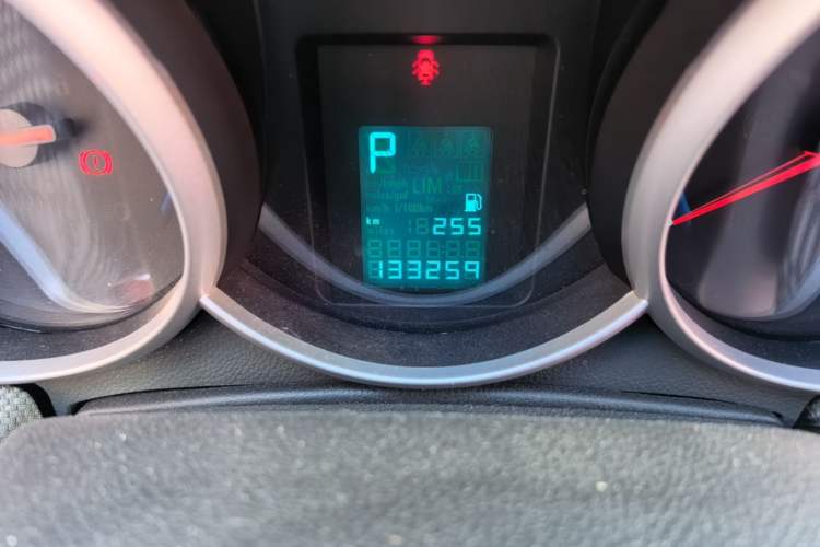 Used Chevrolet Cruze 2012 1.6L SE Automatic Odometer Close Up