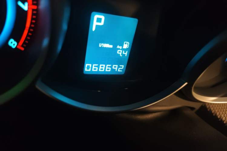 Used Chevrolet Cruze 2012 1.6L SE Automatic Odometer Close Up