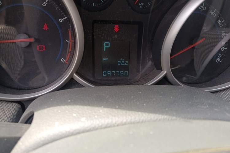 Used Chevrolet Cruze 2012 1.8L SE AT Odometer Close Up