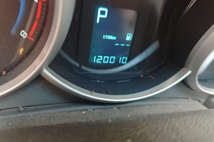 Used Chevrolet Cruze 2012 1.6L SE Automatic Odometer Close Up