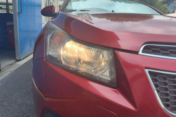 Used Chevrolet Cruze 2012 1.8L SE AT Right Front Headlight