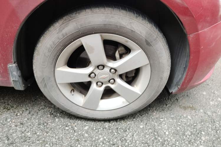 Used Chevrolet Cruze 2012 1.6L SL Grand Edition Automatic Right Front Wheel Hub