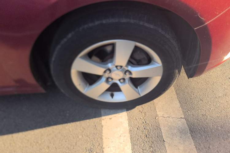 Used Chevrolet Cruze 2012 1.6L SE MT Right Front Wheel Hub
