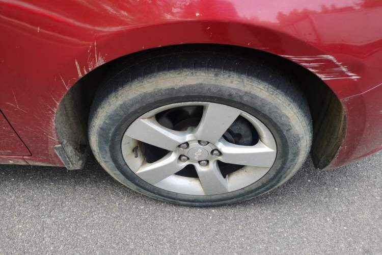 Used Chevrolet Cruze 2012 1.6L SE MT Right Front Wheel Hub