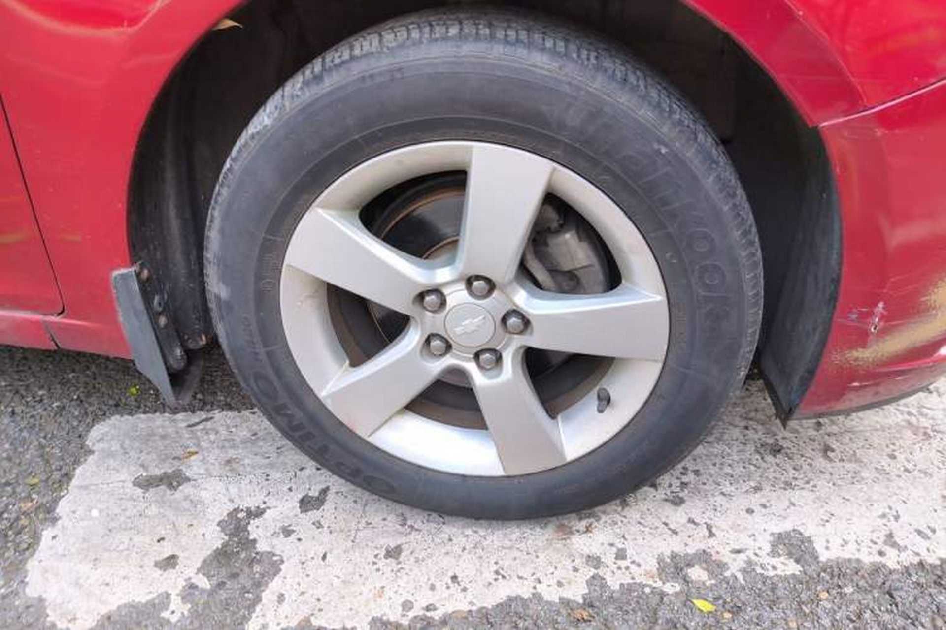 Used Chevrolet Cruze 2012 1.8L SE AT Right Front Wheel Hub