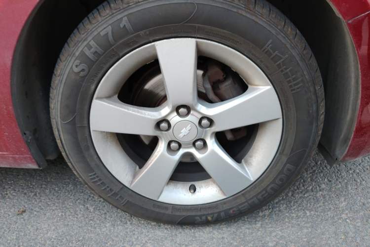 Used Chevrolet Cruze 2012 1.6L SL Grand Edition Manual Transmission Right Front Wheel Hub
