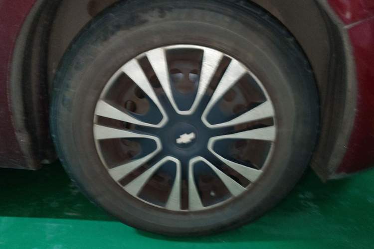 Used Chevrolet Cruze 2012 1.6L SL MT Right Front Wheel Hub
