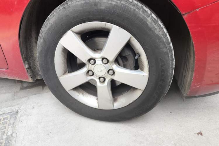 Used Chevrolet Cruze 2012 1.6L SL Grand Edition Automatic Right Front Wheel Hub