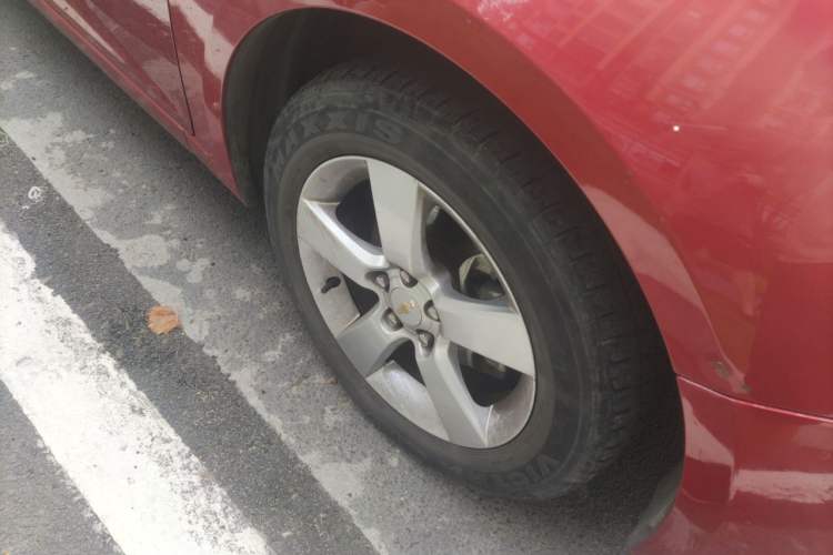 Used Chevrolet Cruze 2012 1.6L SE MT Right Front Wheel Hub