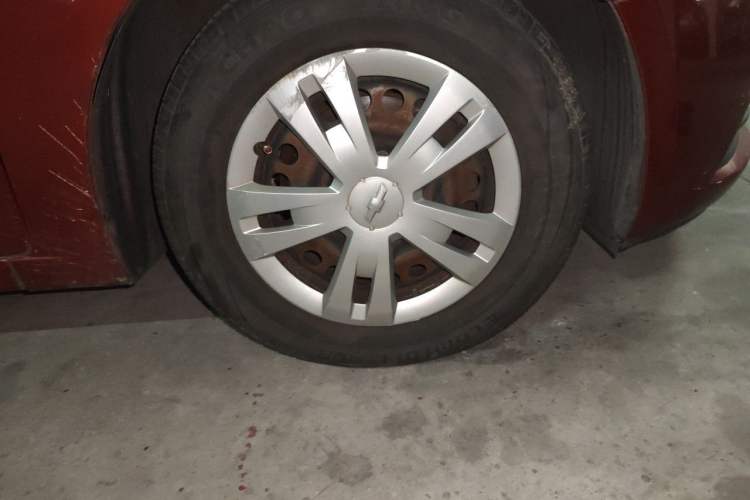 Used Chevrolet Cruze 2012 1.6L SL MT Right Front Wheel Hub