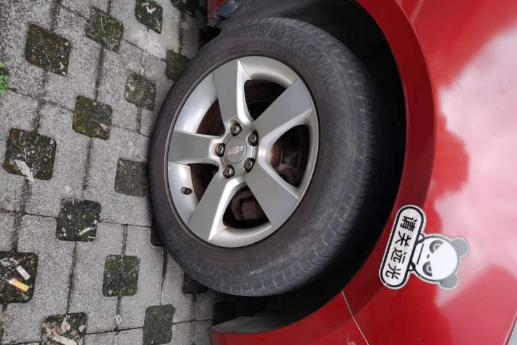 Used Chevrolet Cruze 2012 1.6L SL Grand Edition Manual Transmission Right Front Wheel Hub