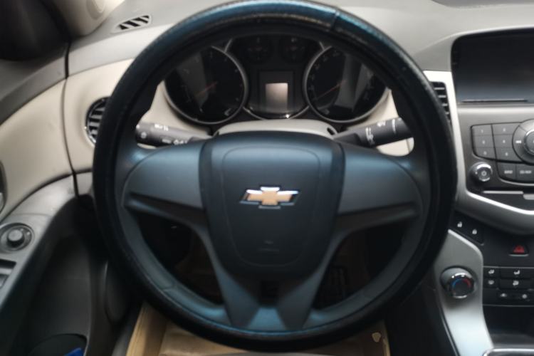 Used Chevrolet Cruze 2012 1.6L SL MT Steering Wheel