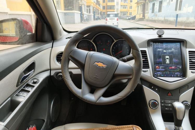 Used Chevrolet Cruze 2012 1.8L SE AT Steering Wheel