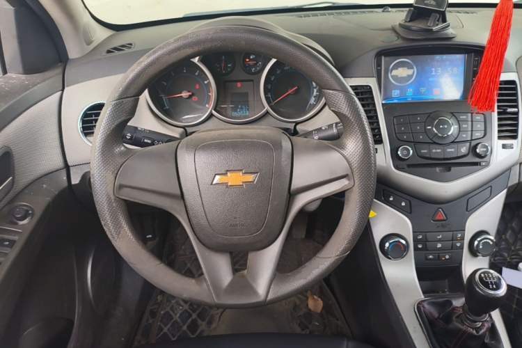 Used Chevrolet Cruze 2012 1.6L SL Grand Edition Manual Transmission Steering Wheel