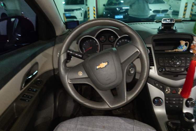 Used Chevrolet Cruze 2012 1.6L SL MT Steering Wheel