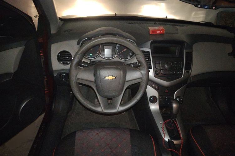 Used Chevrolet Cruze 2012 1.8L SE AT Steering Wheel