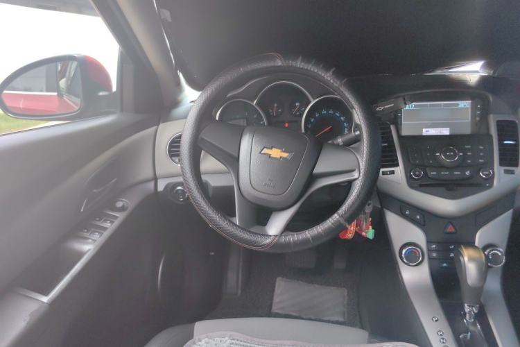 Used Chevrolet Cruze 2012 1.8L SE AT Steering Wheel