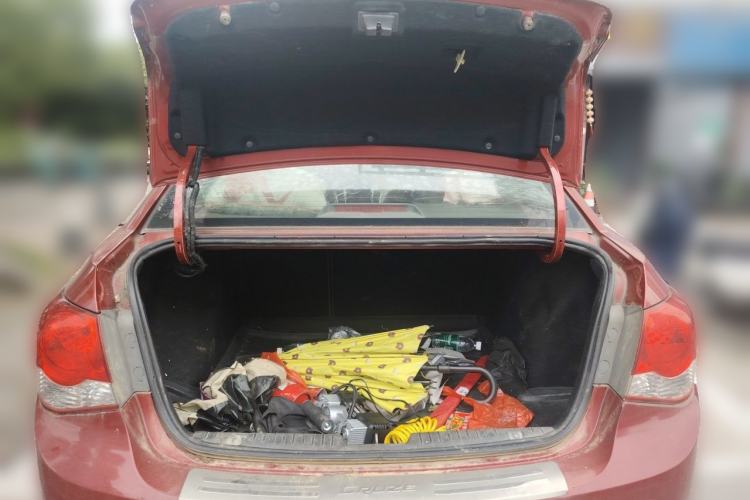 Used Chevrolet Cruze 2012 1.6L SE MT Trunk