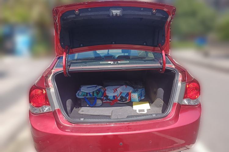 Used Chevrolet Cruze 2012 1.6L SE MT Trunk