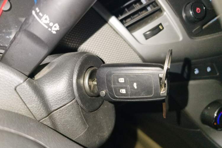 Used Chevrolet Cruze 2012 1.6L SE Automatic Vehicle Key